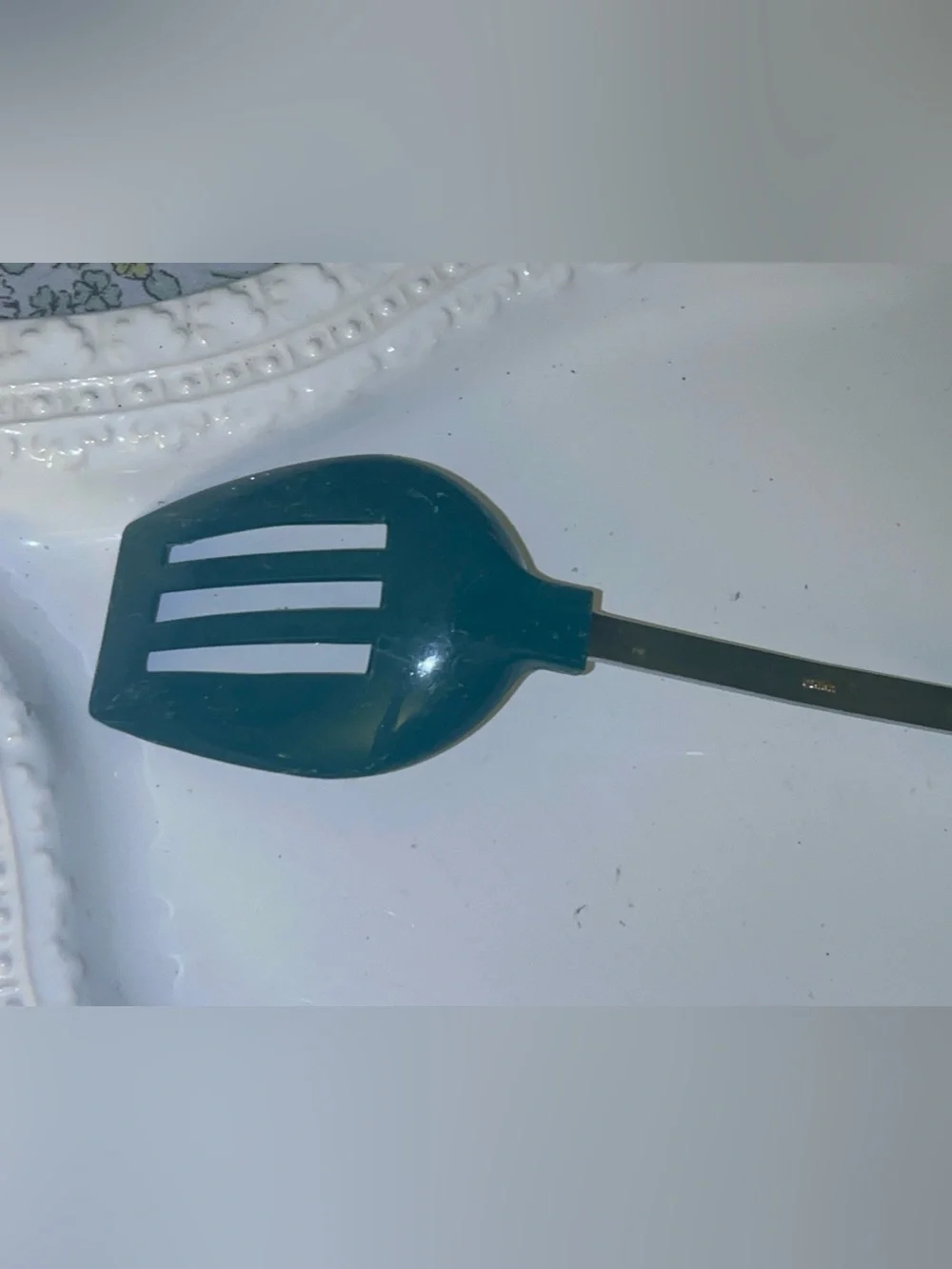 Slotted spatula turner Green and White Unmarked Vintage